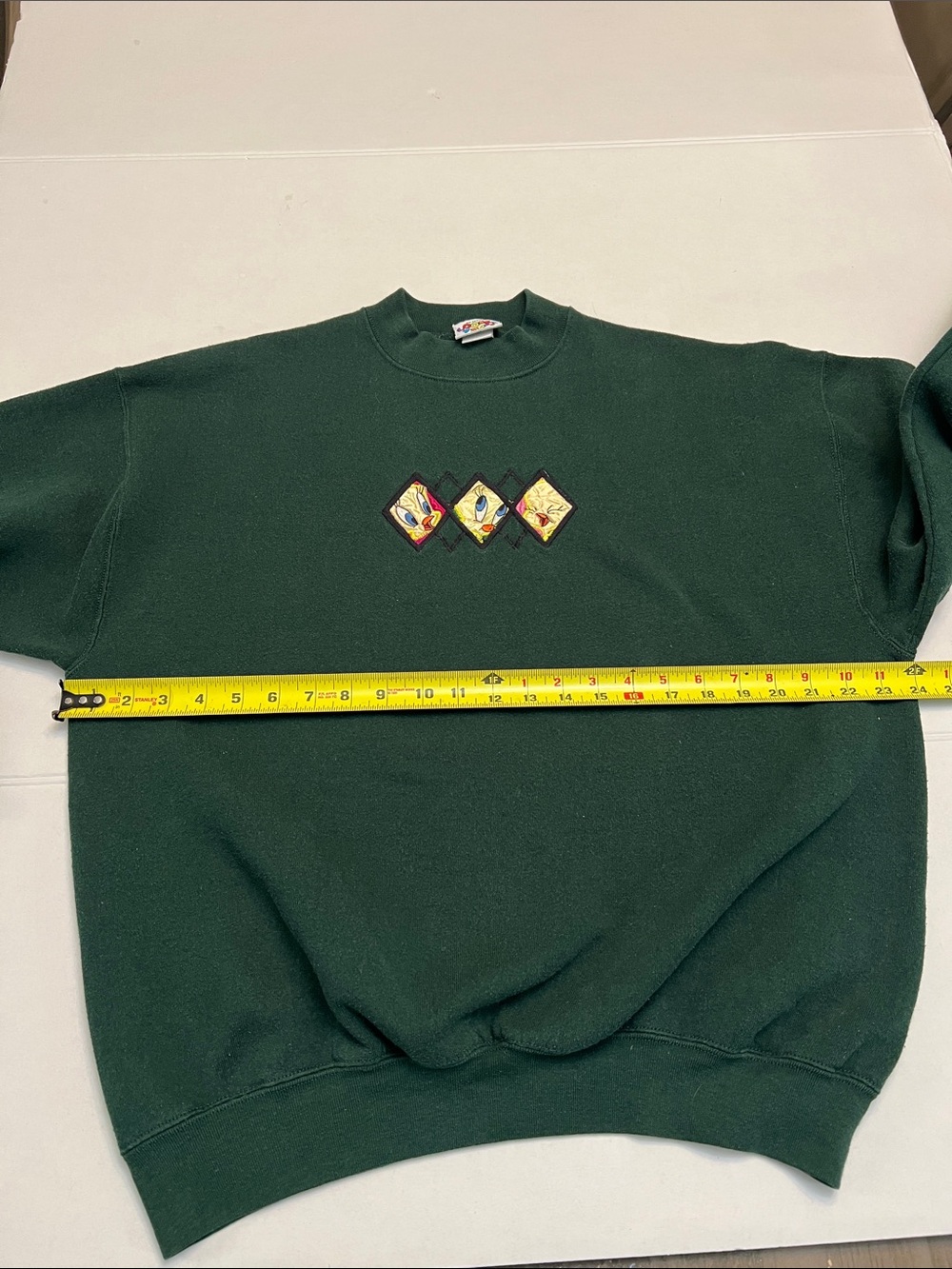 VINTAGE 90’s LOONEY TUNES WOMENS LARGE TWEETY BIRD PULLOVER CREWNECK SWEATSHIRT - Picture 8 of 10